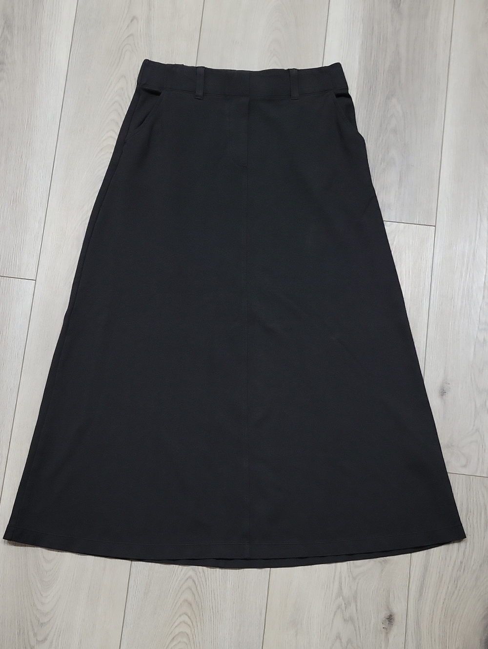 Max Studio Black A-Line Midi Skirt